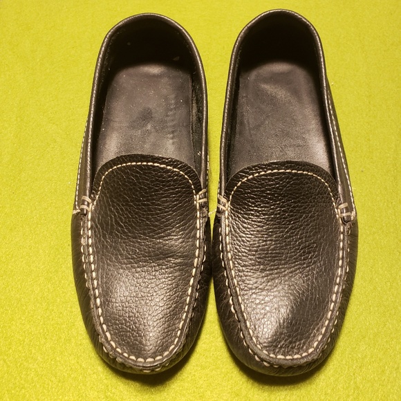 Banana Republic leather driving shoe. - Picture 2 of 4